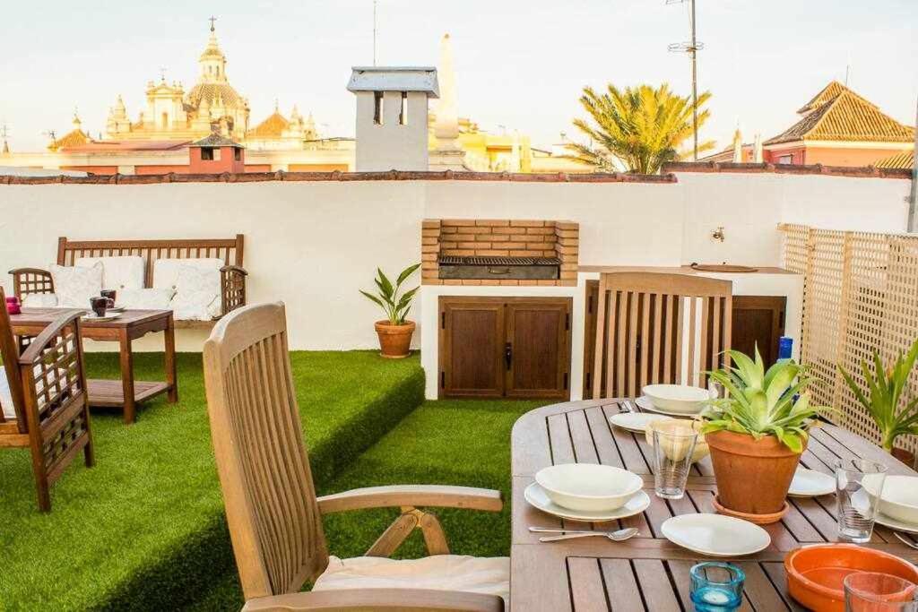 Atico Con Piscina Junto Catedral De Sevilla ภายนอก รูปภาพ