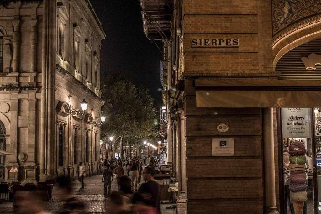 Atico Con Piscina Junto Catedral De Sevilla ภายนอก รูปภาพ