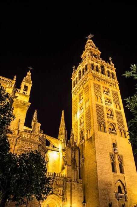 Atico Con Piscina Junto Catedral De Sevilla ภายนอก รูปภาพ